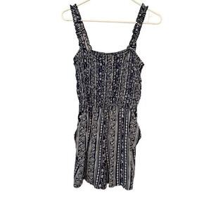 🔹5/$25🔹‎ Lily Rose Juniors Blue and White Smocked Sleeveless Romper. Medium